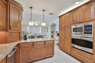 1311 Estatewood Dr, Brandon, FL 33510 - Photo 10