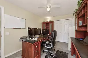 1063 Paseo Del Rio NE, Saint Petersburg, FL 33702 - Photo 28