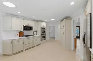 2080 Hawaii Ave NE, Saint Petersburg, FL 33703 - Photo 12