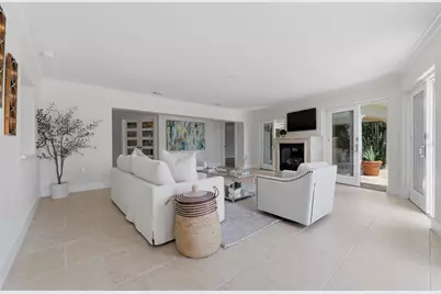 2080 Hawaii Avenue NE, Saint Petersburg, FL 33703 - Photo 8