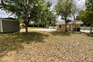 219 27th St W, Bradenton, FL 34205 - Photo 10