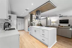 1502 W Meadowbrook Ave, Tampa, FL 33612 - Photo 10