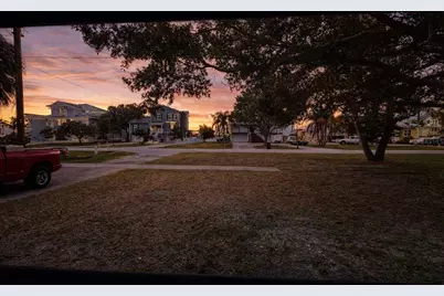 343 Shore Drive E, Oldsmar, FL 34677 - Photo 2