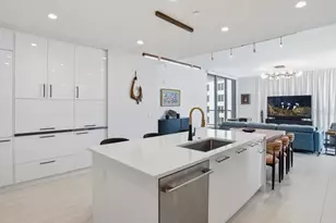 301 1st St S, Saint Petersburg, FL 33701 - Photo 10