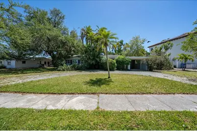 459 Bayview Drive NE, Saint Petersburg, FL 33704 - Photo 2