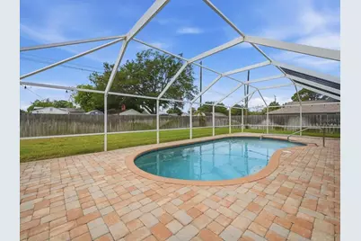 2310 39th Avenue N, Saint Petersburg, FL 33714 - Photo 36