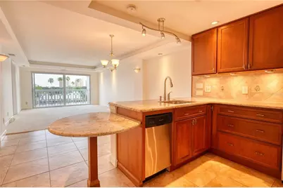 1100 N Shore Drive NE #505, Saint Petersburg, FL 33701 - Photo 10