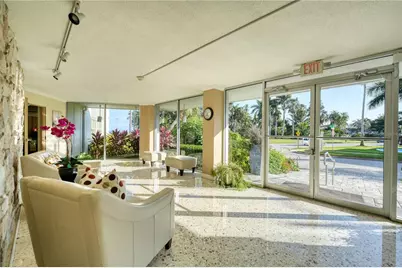 1100 N Shore Drive NE #505, Saint Petersburg, FL 33701 - Photo 4