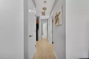4754 Cobia Dr SE, Saint Petersburg, FL 33705 - Photo 22