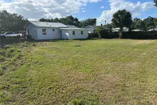 2417 Tanglewood St, Lakeland, FL 33801 - Photo 2