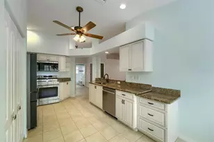 11337 Clear Oak Cir, New Port Richey, FL 34654 - Photo 10