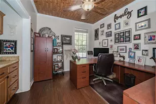 10408 Riverburn Dr, Tampa, FL 33647 - Photo 44