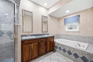 3311 W Hawthorne Rd, Tampa, FL 33611 - Photo 30