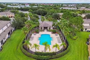 2510 Edgewater Falls Dr, Brandon, FL 33511 - Photo 2