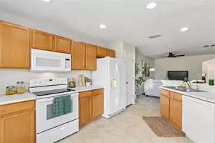 2510 Edgewater Falls Dr, Brandon, FL 33511 - Photo 24
