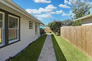 9310 N 18th St, Tampa, FL 33612 - Photo 4