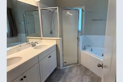 5912 Village Center Drive, Lithia, FL 33547 - Photo 12