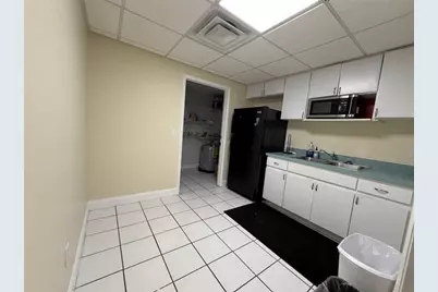 4828 W Gandy Boulevard #B27, Tampa, FL 33611 - Photo 8