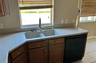 9023 Pinebreeze Dr, Riverview, FL 33578 - Photo 8