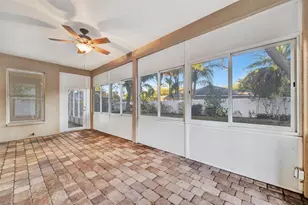 2839 Safe Harbor Dr, Tampa, FL 33618 - Photo 36
