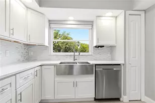12482 Capri Cir N, Treasure Island, FL 33706 - Photo 16
