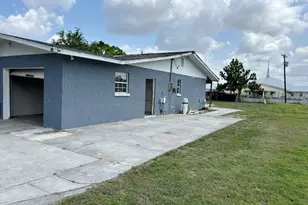 6329 11th St Ct E, Bradenton, FL 34203 - Photo 2