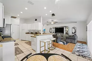 2333 Towering Oaks Cir, Seffner, FL 33584 - Photo 14