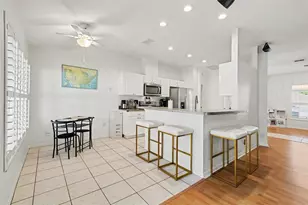 2333 Towering Oaks Cir, Seffner, FL 33584 - Photo 10