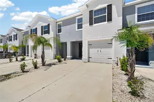 33105 Major Oak Dr, Wesley Chapel, FL 33545 - Photo 4