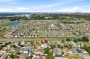 8123 Canterbury Lake Blvd, Tampa, FL 33619 - Photo 38