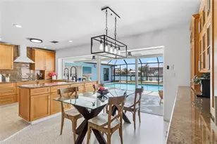 11900 7th St E, Treasure Island, FL 33706 - Photo 6