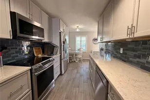 4942 Coquina Key Dr SE, Saint Petersburg, FL 33705 - Photo 2