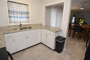 3873 Pompano Dr SE, Saint Petersburg, FL 33705 - Photo 10