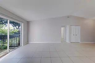 1109 E Rohe St, Tarpon Springs, FL 34689 - Photo 18