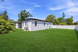 4401 Cobia Dr SE, Saint Petersburg, FL 33705 - Photo 20
