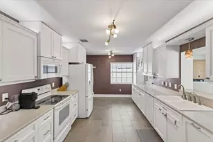 3067 Kapok Kove Dr, Clearwater, FL 33759 - Photo 10