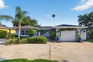 316 89th Ave NE, Saint Petersburg, FL 33702 - Photo 2