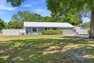5700 Harding Blvd NE, Saint Petersburg, FL 33703 - Photo 2