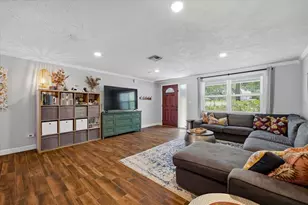 5700 Harding Blvd NE, Saint Petersburg, FL 33703 - Photo 10