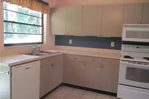 1750 Atrium Dr, Sun City Center, FL 33573 - Photo 8