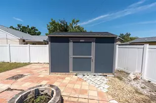 12101 74th St, Largo, FL 33773 - Photo 32