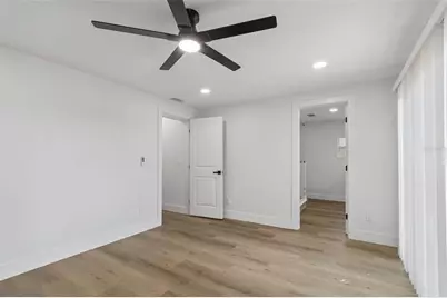4790 Shore Acres Boulevard NE, Saint Petersburg, FL 33703 - Photo 18
