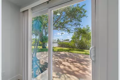 4790 Shore Acres Boulevard NE, Saint Petersburg, FL 33703 - Photo 20