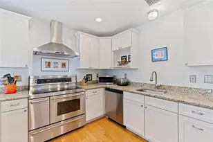 1055 Monticello Blvd N, Saint Petersburg, FL 33703 - Photo 22