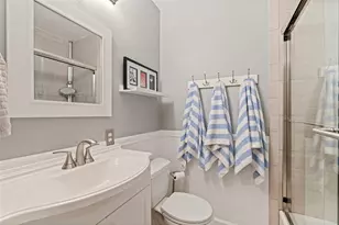 1055 Monticello Blvd N, Saint Petersburg, FL 33703 - Photo 10