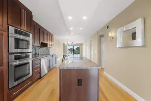 8711 Blind Pass Rd, Saint Petersburg, FL 33706 - Photo 10