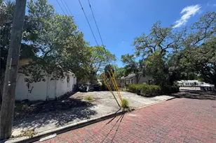 72 Ada St, Tarpon Springs, FL 34689 - Photo 2
