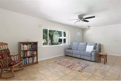 6401 26th Way N, Saint Petersburg, FL 33702 - Photo 6