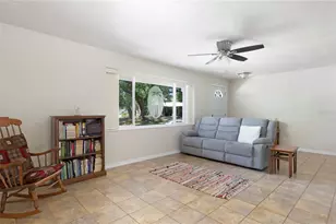 6401 26th Way N, Saint Petersburg, FL 33702 - Photo 6