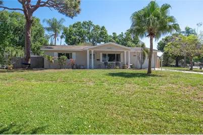 6401 26th Way N, Saint Petersburg, FL 33702 - Photo 2